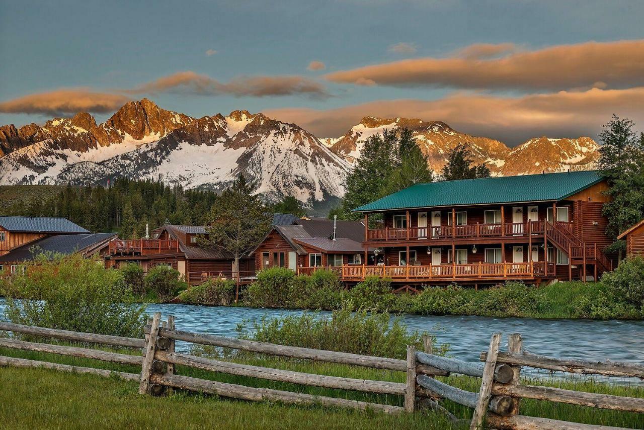 Redfish Riverside Inn Stanley Buitenkant foto